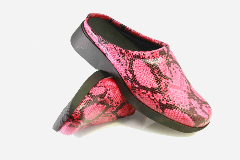 Womens pink snake vegan mule shoe size 4, hollow rubber sole