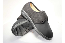 Vegan mens indoor shoe with an elastic front and velcro top, made in Spain