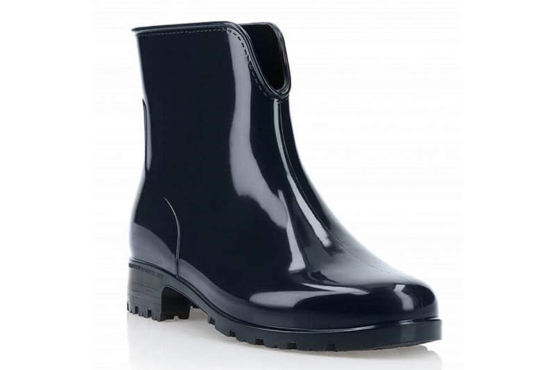 Womens ankle-height wellingtons or vegan rain boots