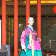 0-own-it-china-fashion_Calydelphoto.gif